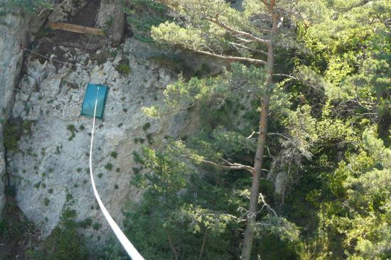 la tyrolienne de la via ferrata de la Canourgue