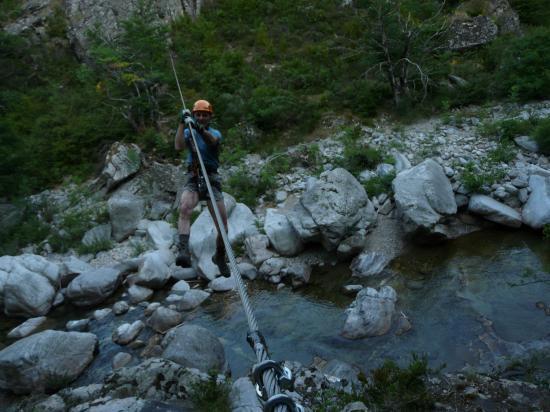 la seconde tyrolienne de Rousses (parcours facile