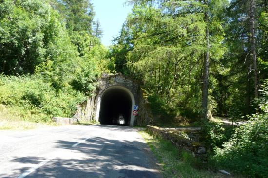 tunnel des marquaires - avant Rousses (lozère) tunnel des marquaires - avant Rousses (lozère)