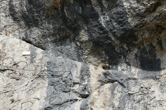 La traversée du doute dans le premier mur de l' oeil de l' éléphant à St Jean d'Aulps