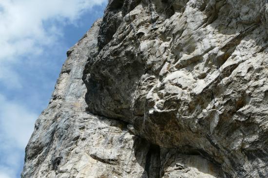 Oeil de l 'éléphant à St Jean d'Aulps, fin du premier mur (via ferrata)