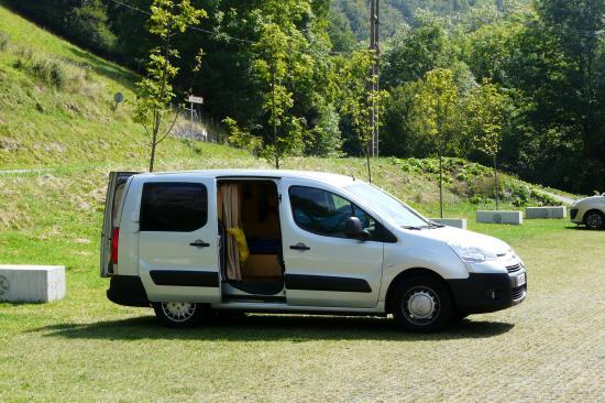 parking de la via ferrata de St Jean d'Aulps (74)