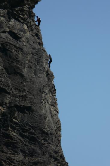 en action dans la via du col de la madeleine à Lanslevillard