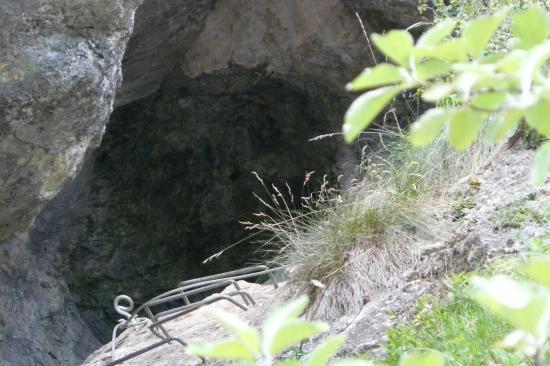 poingt ravier, descente à la grotte poingt ravier, descente à la grotte