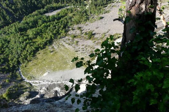 vue depuis le haut de la via de la cascade à Mizoen