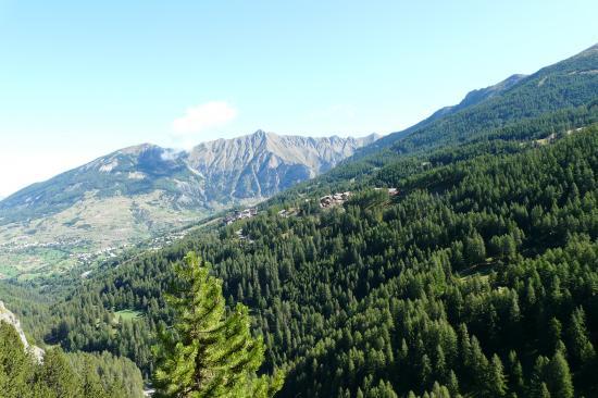 via de la cascade aux Orres : vue générale sur les Orres via de la cascade aux Orres : vue générale sur les Orres