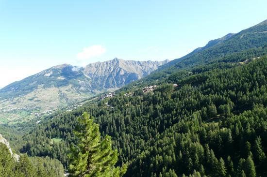 via de la cascade aux Orres : vue générale sur les Orres