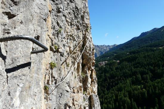 via de la cascade aus Orres où comment venir de nulle part