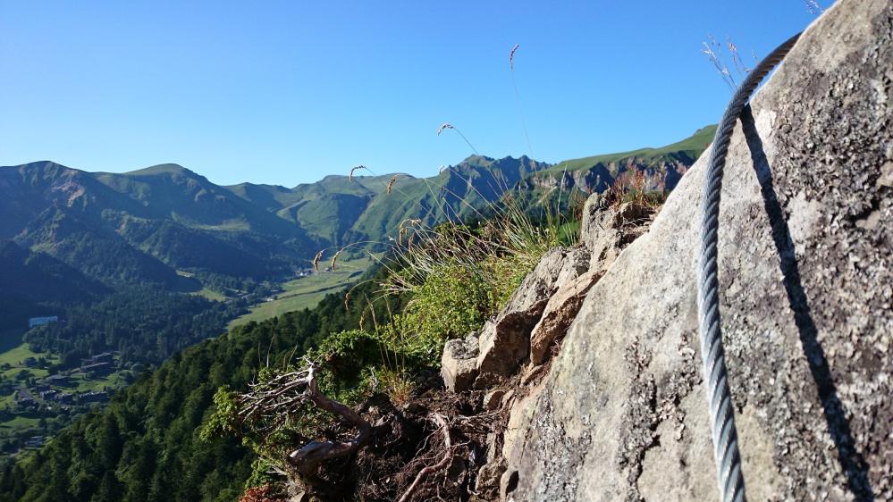 Le Puy de Sancy pile au milieu de la photo vu depuis la via ferrata