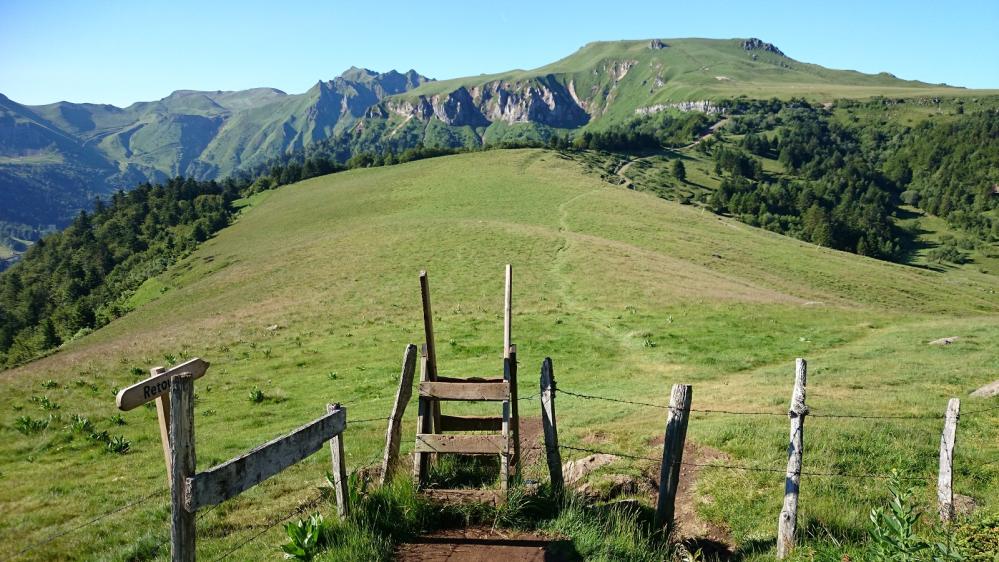 Le franchissement des clotures à la descente du Capucin