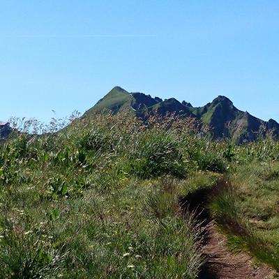 On approche du Puy de sancy