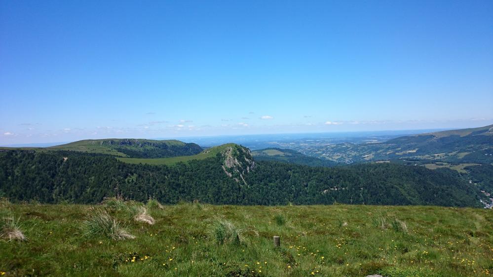 Depuis le roc de Cuzeau vue sur le rocher du Capucin (via ferrata)