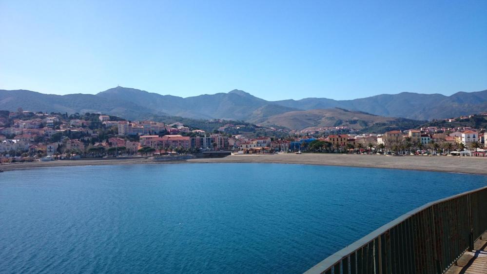 Banyuls, la montagne au fond