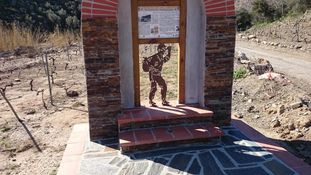 Panneau d'info au pied de la partie pentue du col de Banyuls