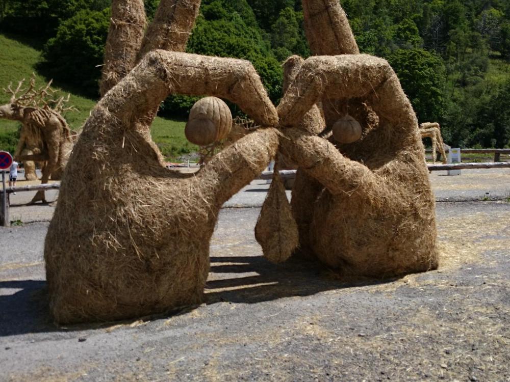 exposition 2014 sculptures en paille à Valloire