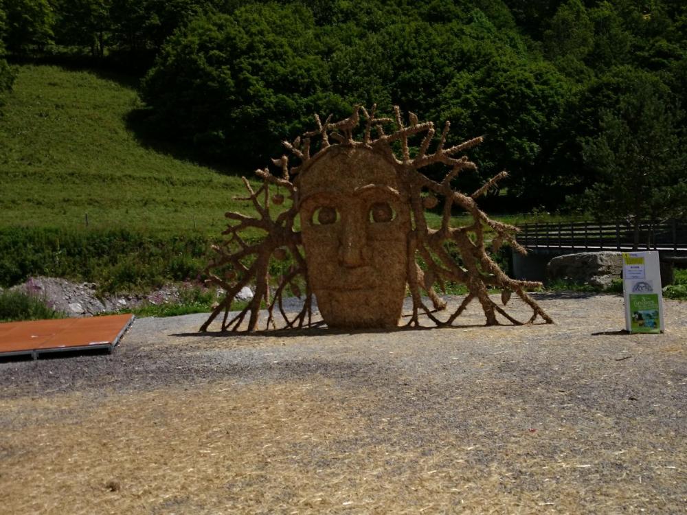 exposition 2014 sculptures en paille à Valloire