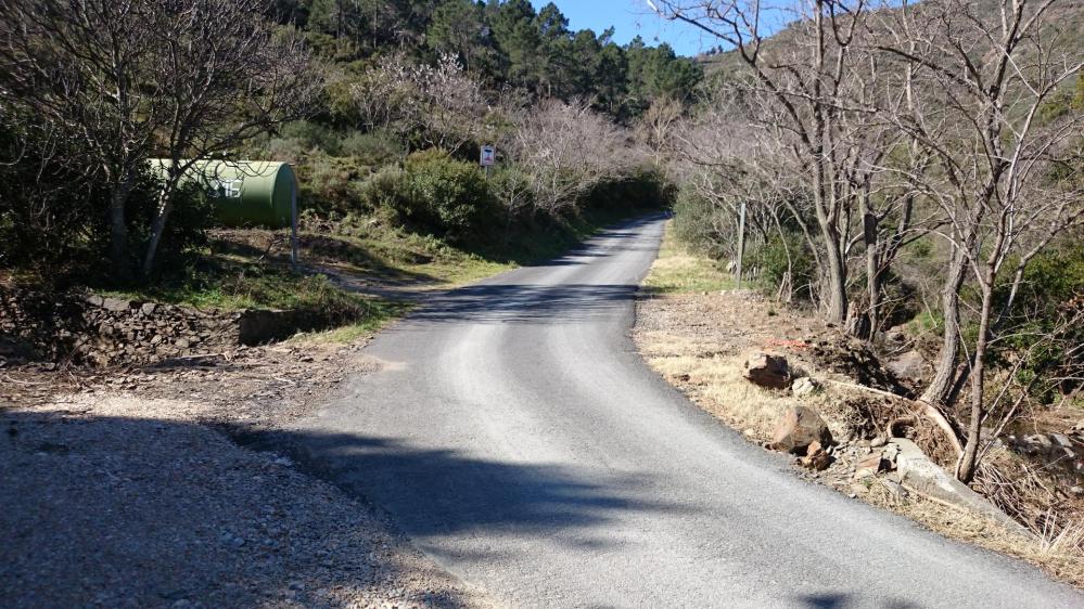 Col de Banyuls côté français ...heureusement le bitume reprend à 2 km du sommet ! ?