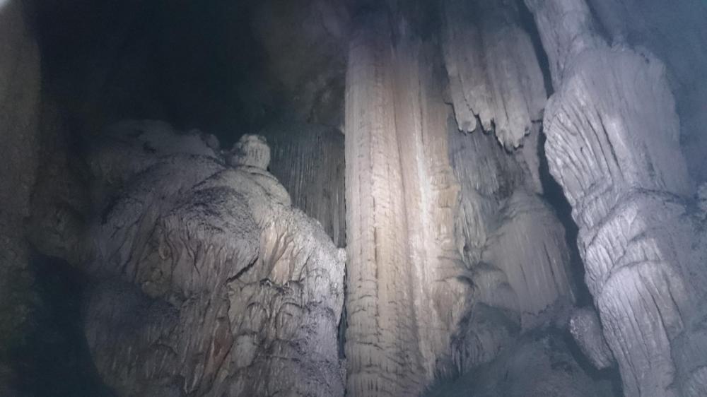 Grotte d' Anjeau, les concrétions sont assez gigantesques !