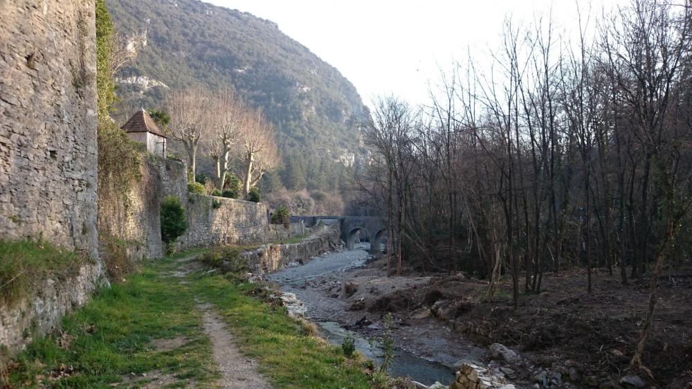 En descendant jusqu' au confluent avec la Vis