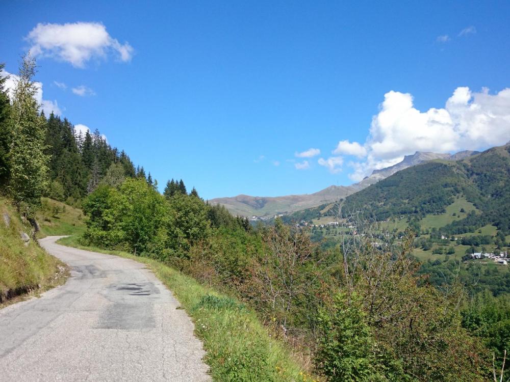 Montée plus clémente à l' approche de St François Longchamps