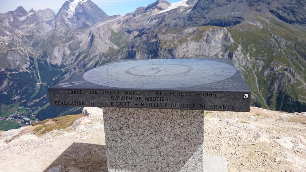 La table d' orientation du Petit Mont Blanc juste au dessus de Pralognan la Vanoise