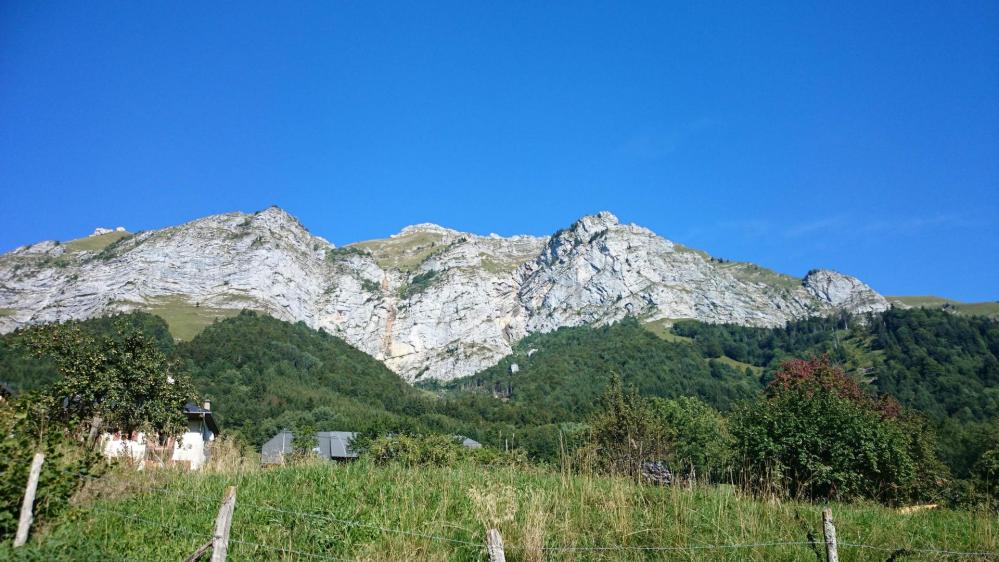 le Mont Trélod vu depuis la vallée