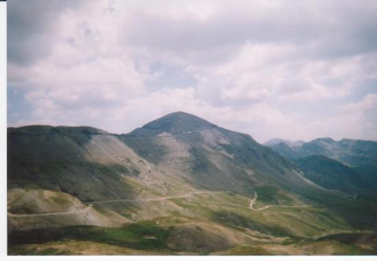La route vers le sommet de la Bonnette (05) (juillet 2003)