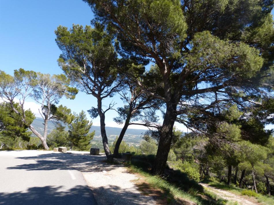 Le col de la madeleine au dessus de Bédouin