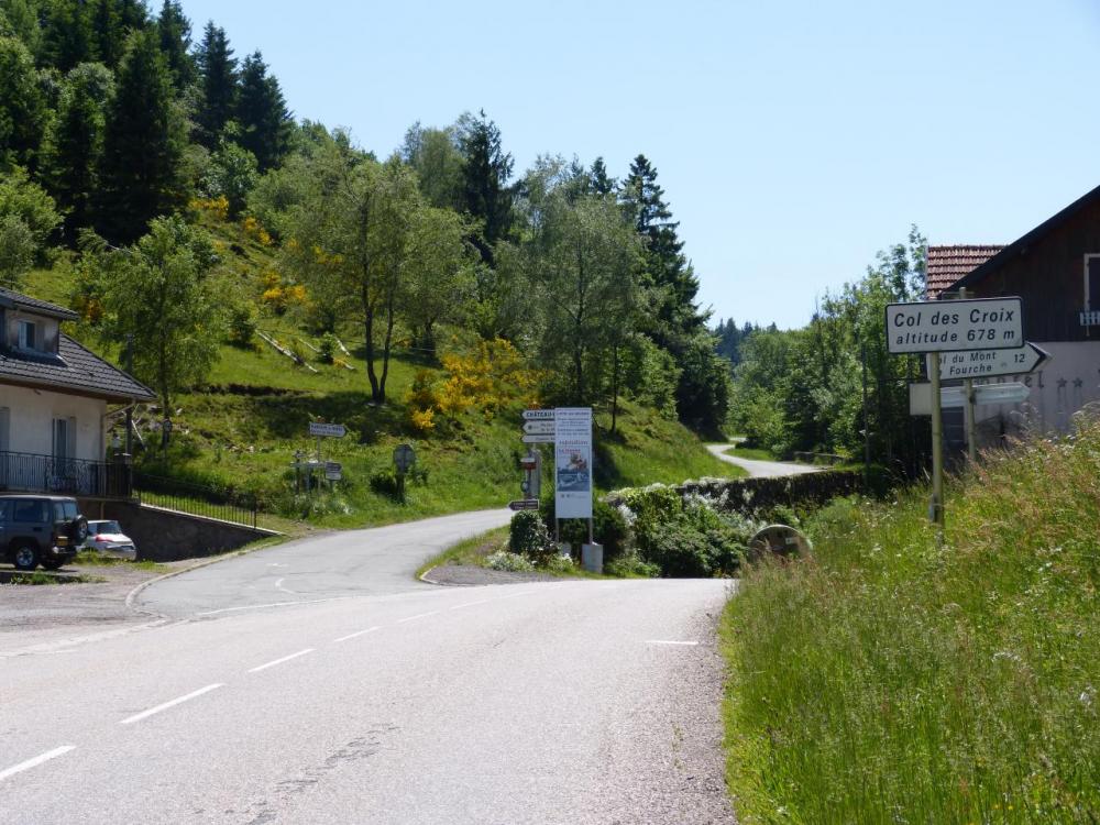 à gauche la montée du ballon de Servance