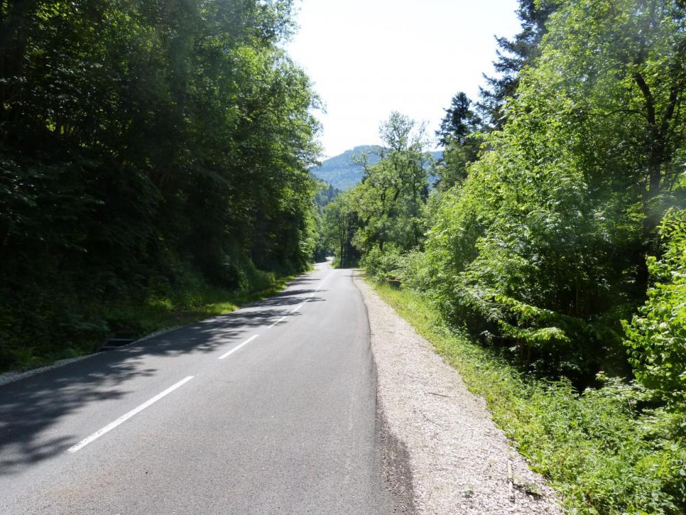 les longues rampes du début de la montée de la Planche des belles filles