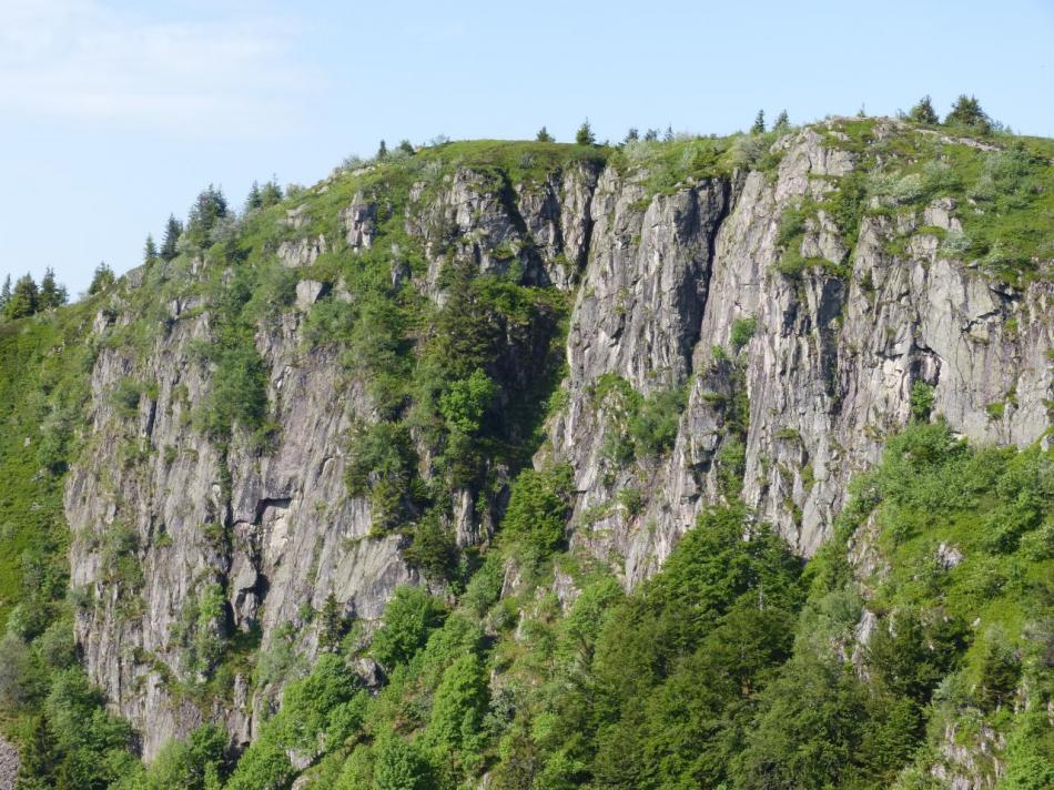 vue rapprochée des rochers du Tanet