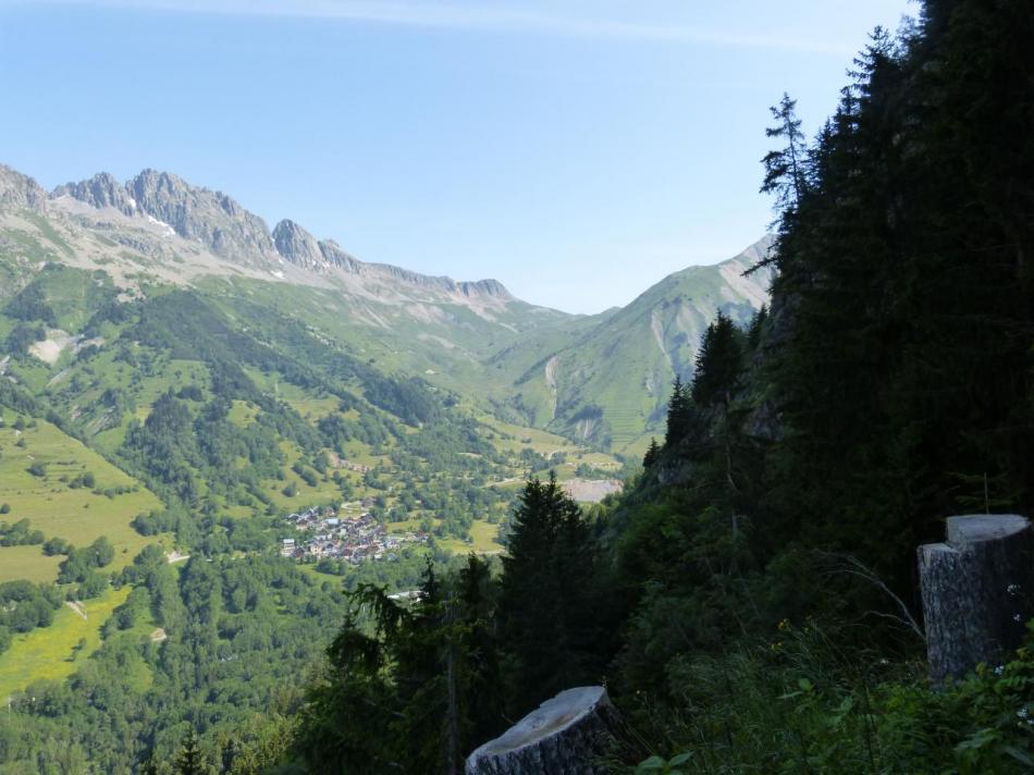 Vue sur la Vilette et le col du Sabot (montée à vélo).