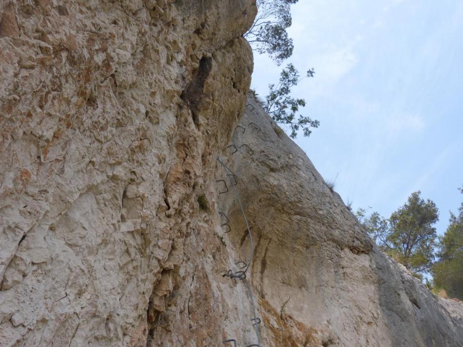 le mur de sortie de la première partie de la via souterrata à Cavaillon