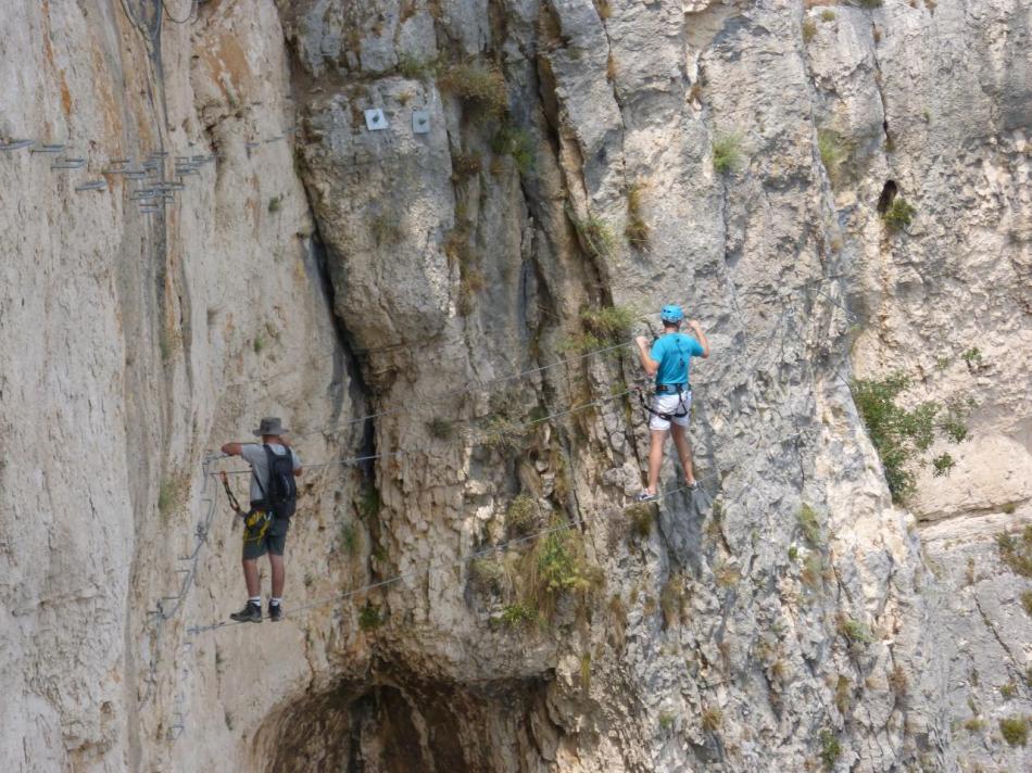 pont de singe dans la via souterrata à Cavaillon