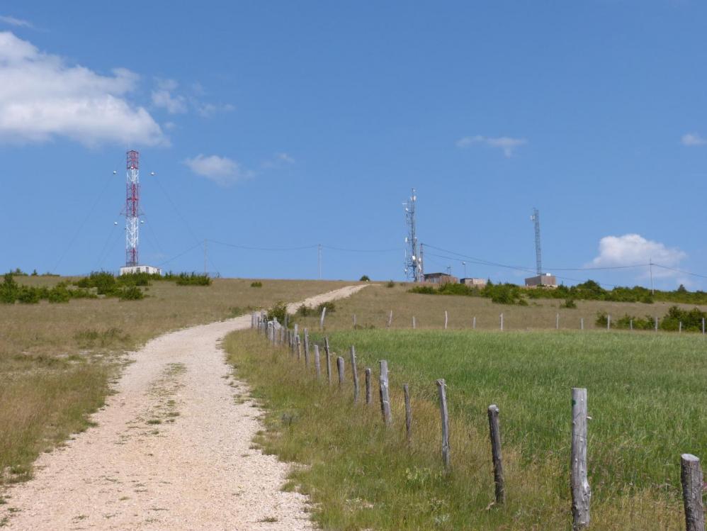 montée jusque l' antenne depuis le parking