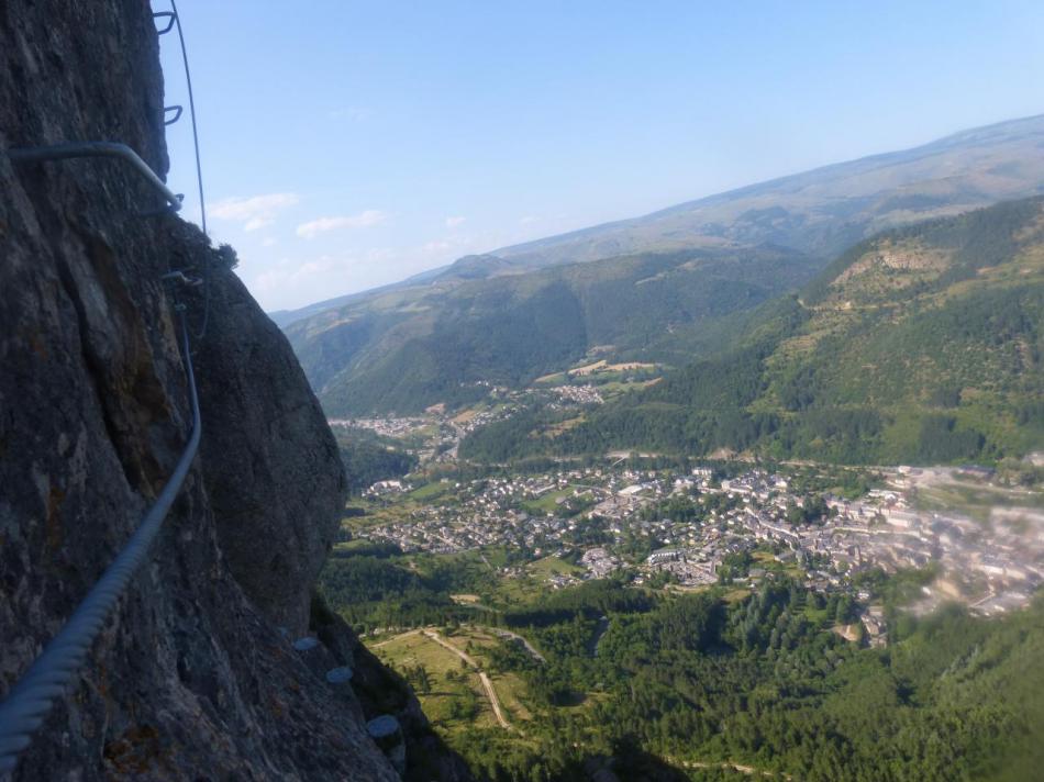 ambiance dans la difficile en remontant vers le départ de la tyrolienne