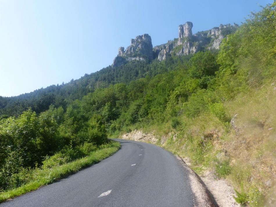 le début de la montée du col de Pierre Plate au dessus de Florac