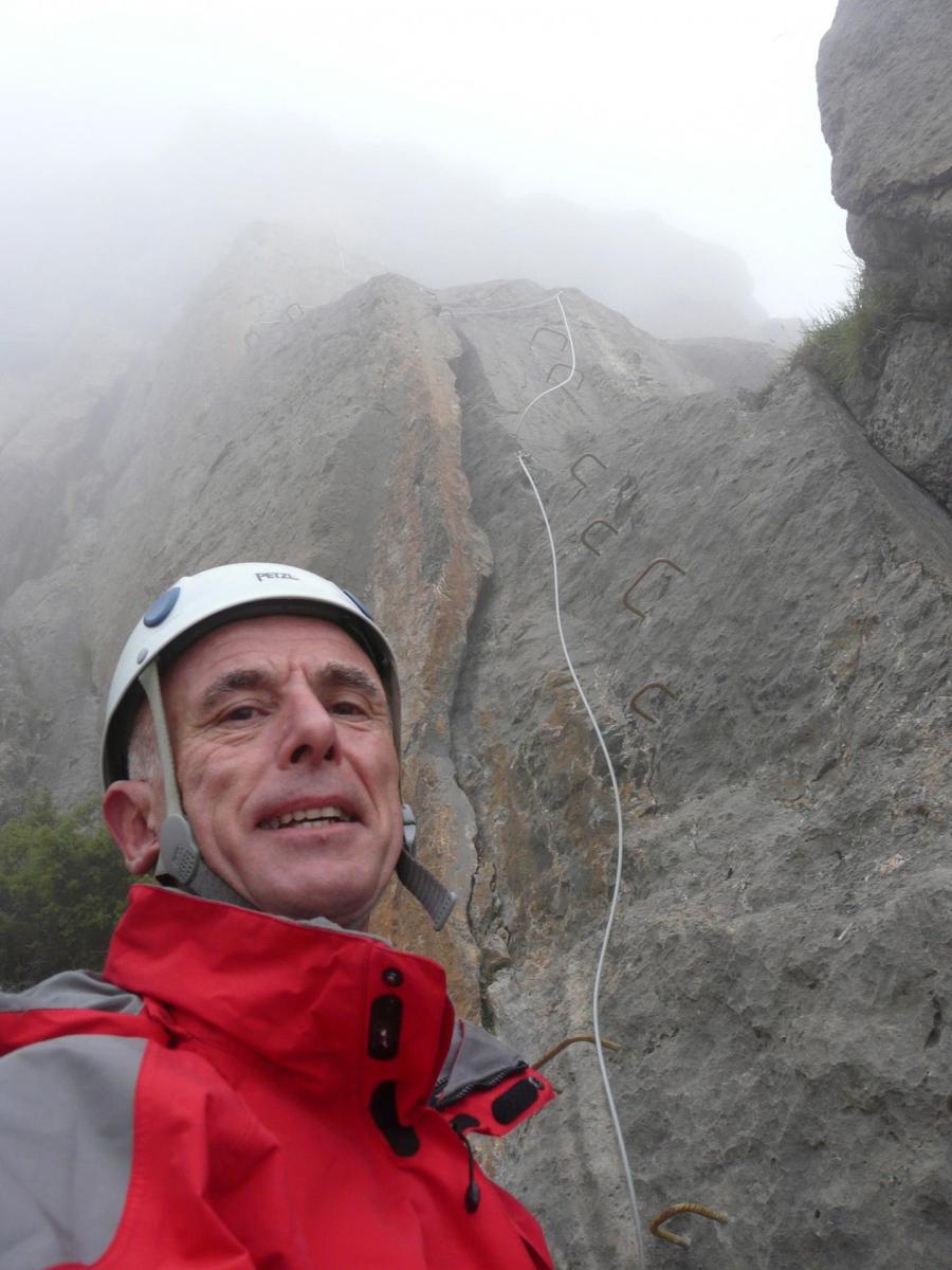 Au départ de la Tour d' Août ... et dans le brouillard !