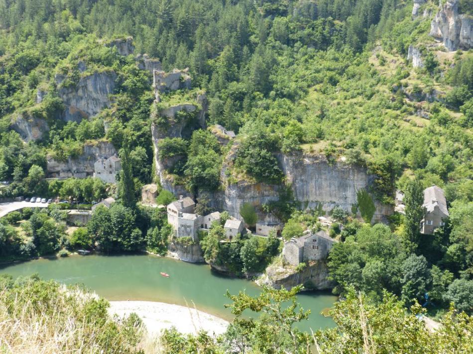 Le village de Castelbouc et son château