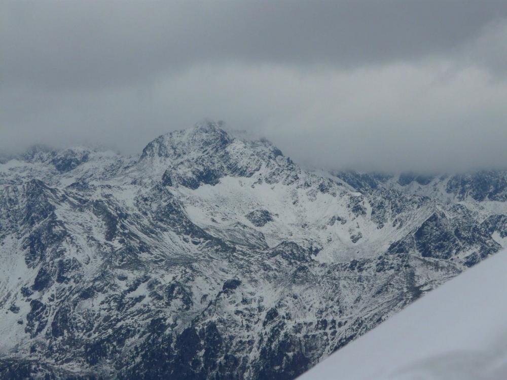 Au loin, le Ténibre bien blanchi !