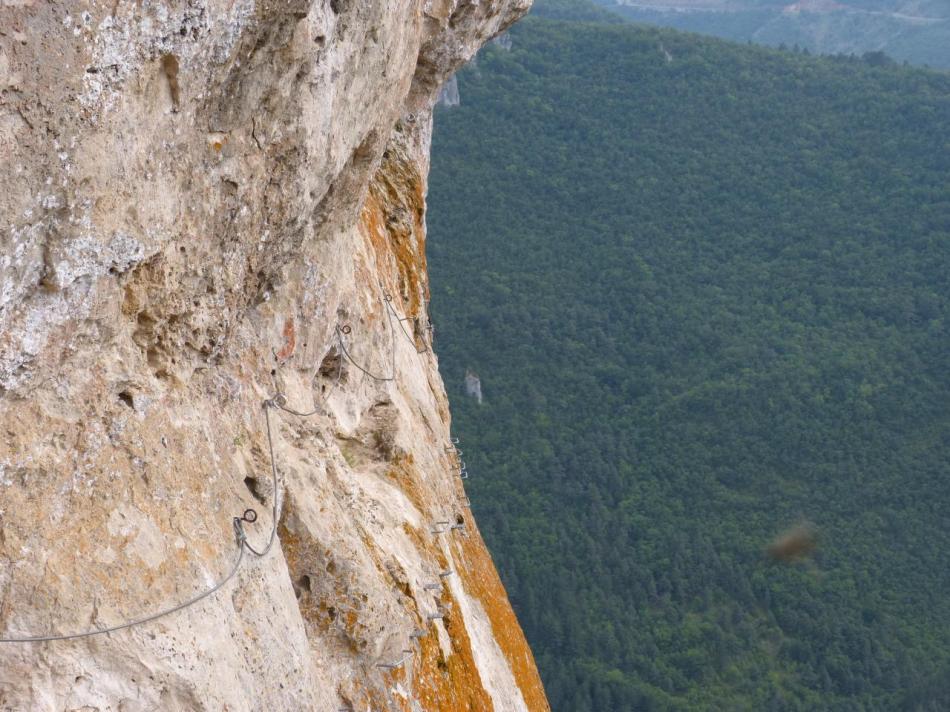 Belles traversée vertigineuse dans la via du Boffi (Millau)