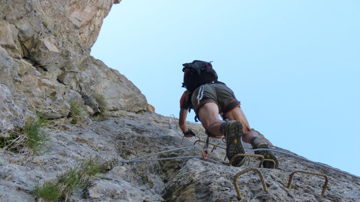 belle envolée dans la via du rocher blanc (voie facile)