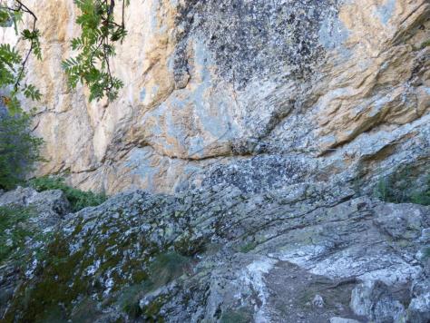 Premiers mètres dans la via ferrata du bez