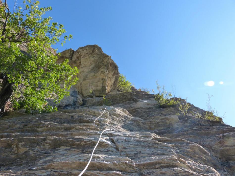 Belle verticale, la voie passe à droite du surplomb !