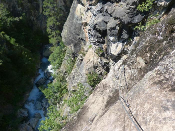 Descente dans le début de la 3ème partie de la via de Pelvoux