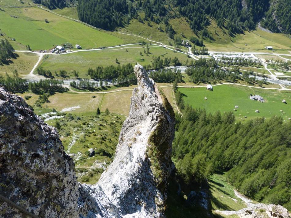 encore un bel éperon de franchi à la via des bettières