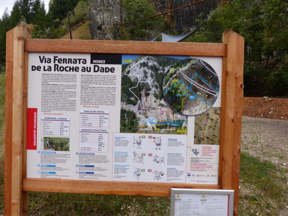 nouveau panneau d'info de la via de la roche au dade