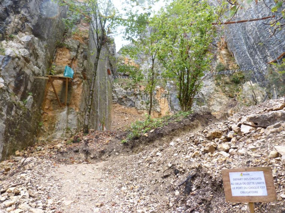 l' arrivée de la tyrolienne de la via ludique à Morez