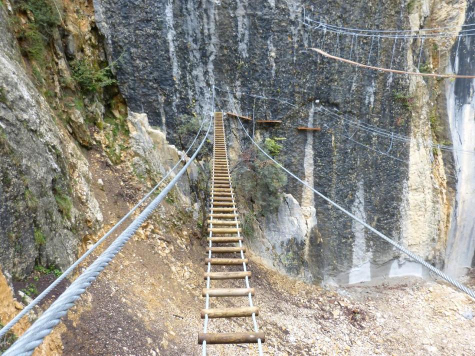 la passerelle en rondins (via de Morez)