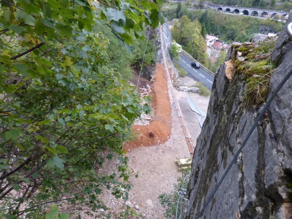 vue sur la grande passerelle depuis les poutres